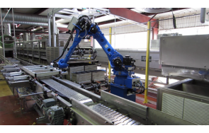 Robotized warehouse for storage of two types of pans type ROBO &ndash; SKLAD 1.050/2